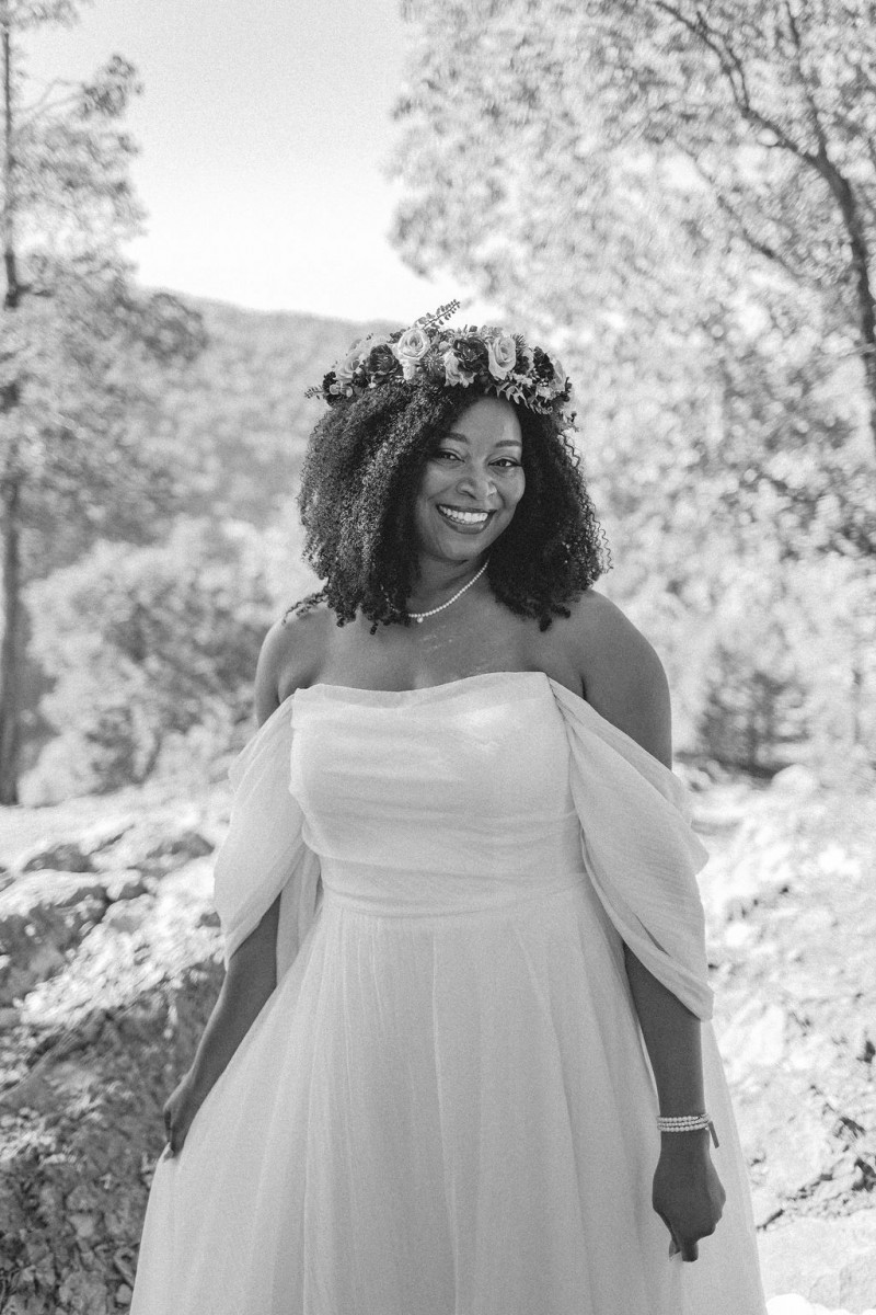 Wedding flower crown with rust and burgundy flowers in warm autumn palette1024-1200