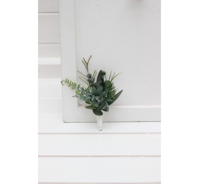 Baby's Breath Greenery Boutonniere | Wedding Flowers & Gypsophila Boutonniere