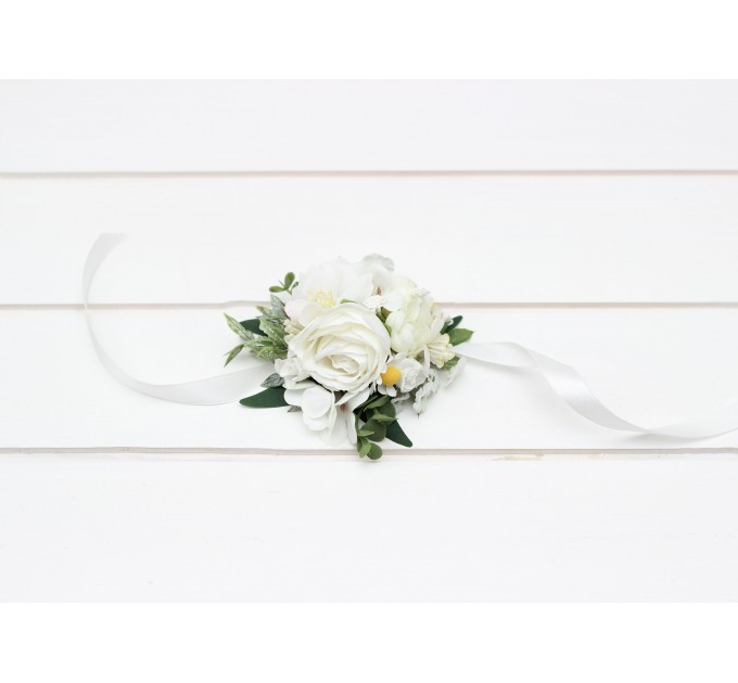 Wedding Boutonnieres & Wrist Corsage in White | Daisy Boutonniere & Mother Corsage