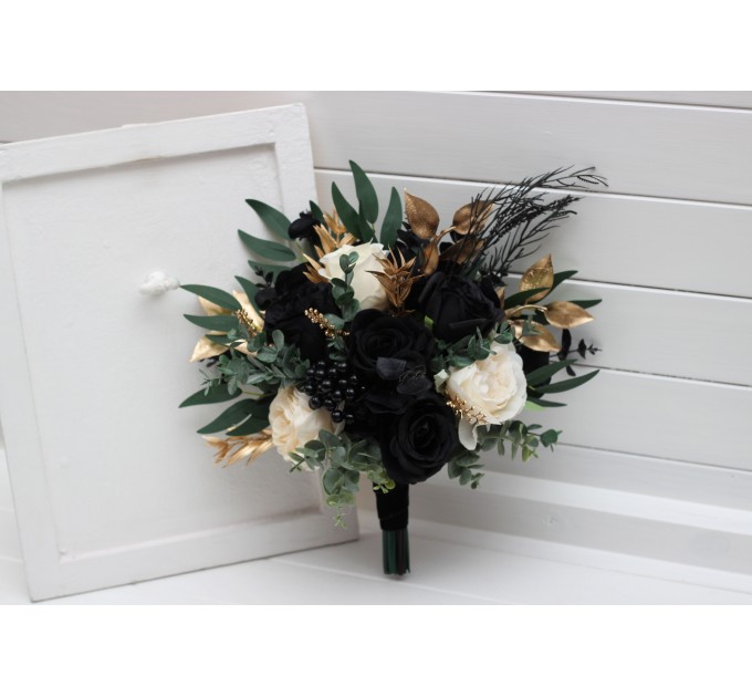 Hunter Green, Ivory, Black, and Gold Wedding Bouquets – Classic & Cascading Bridal Designs