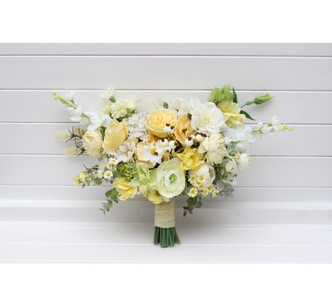 White and Yellow and Green Bouquets for Spring-Summer Weddings