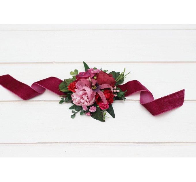Wedding boutonnieres and wrist corsage in magenta pink red color scheme. Flower accessories. 5280