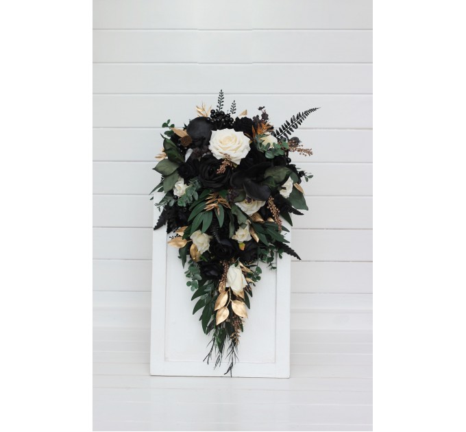 Hunter Green, Ivory, Black, and Gold Wedding Bouquets – Classic & Cascading Bridal Designs