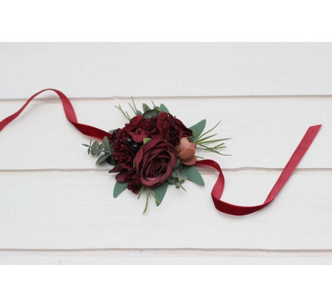 Wedding boutonnieres and wrist corsage in burgundy dusty rosecolor scheme. Flower accessories. 5329
