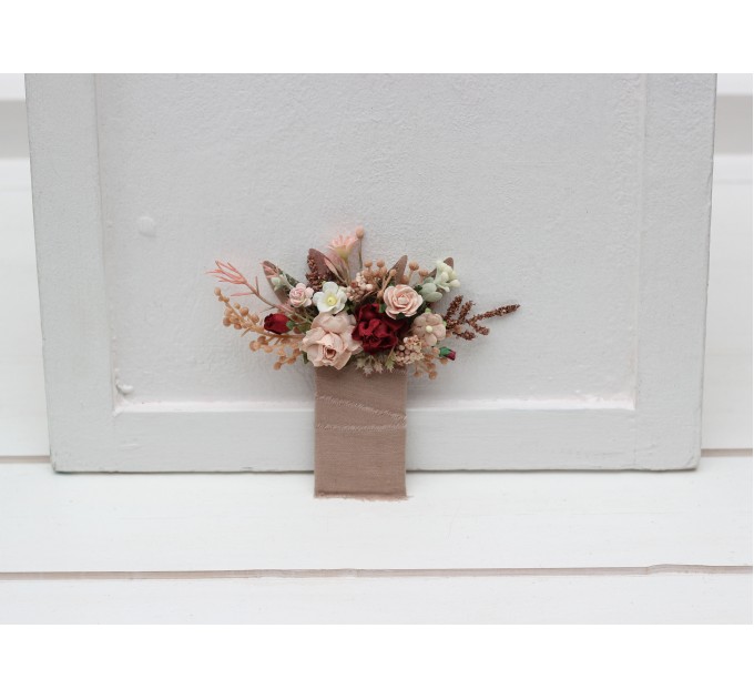 Wedding boutonnieres in blush pink burgundy color scheme. Flower accessories. Pocket boutonniere. Square flowers. Rustic wedding. 5342