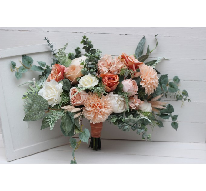 Wedding bouquets in peach cream colors. Bridal bouquet. Dahlia bouquet. Cascading bouquet Faux bouquet. Bridesmaid bouquet. 5190