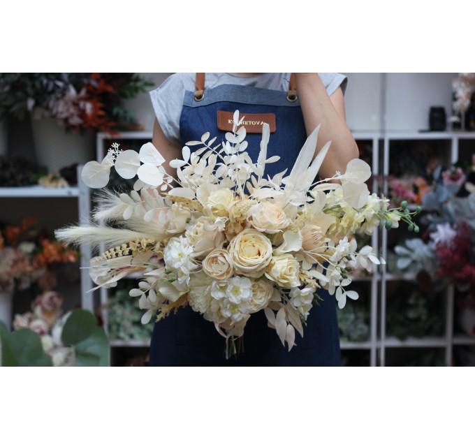 Wedding bouquets in champagne ivory cream colors. Bridal bouquet. Faux bouquet. Bridesmaid bouquet. 5049-2