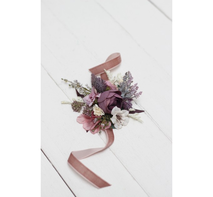  Wedding boutonnieres and wrist corsage  in mauve purple cream color scheme. Flower accessories. 5114