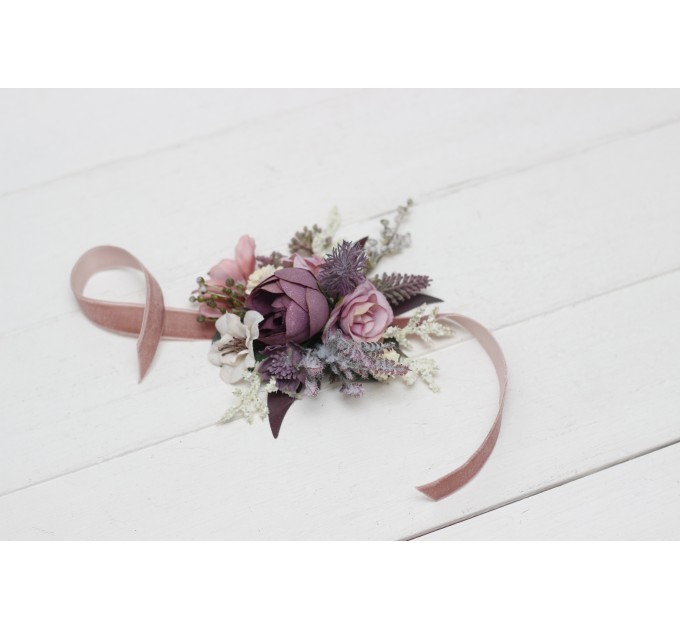  Wedding boutonnieres and wrist corsage  in mauve purple cream color scheme. Flower accessories. 5114