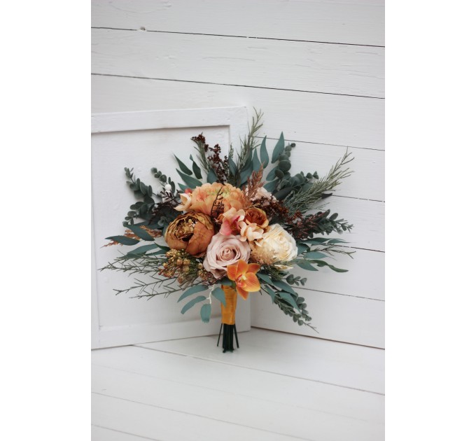 Wedding bouquets in orange rust peach colors. Bridal bouquet. Cascading bouquet. Faux bouquet. Bridesmaid bouquet. 0001