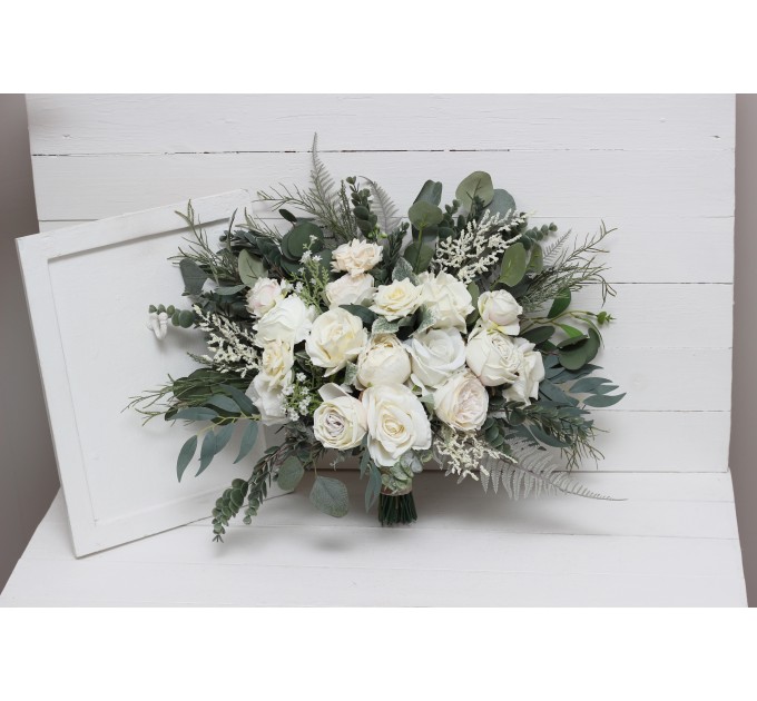 Wedding bouquets in white and ivory colors. Bridal bouquet. Faux bouquet. Bridesmaid bouquet. 5021-1