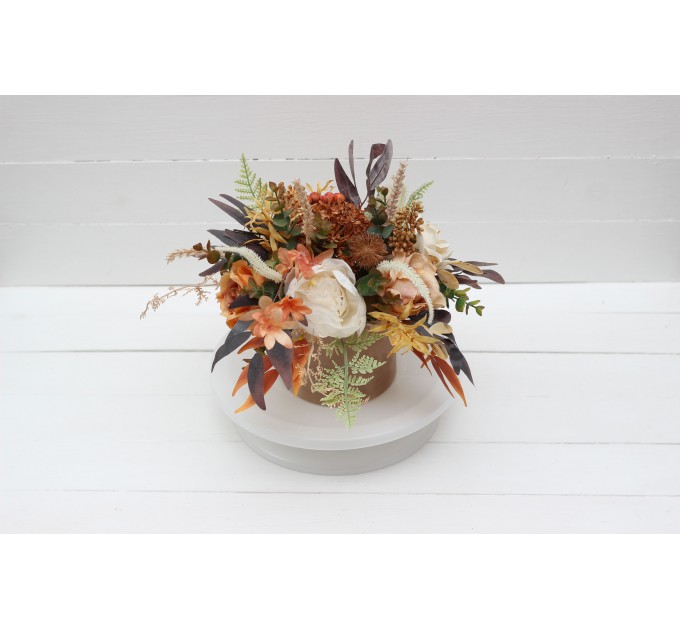 Orange ivory rust terracotta centerpiece. Table decor. Flowers in box. 0029