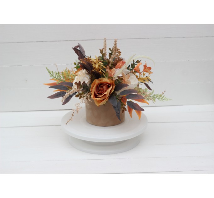 Orange ivory rust terracotta centerpiece. Table decor. Flowers in box. 0029