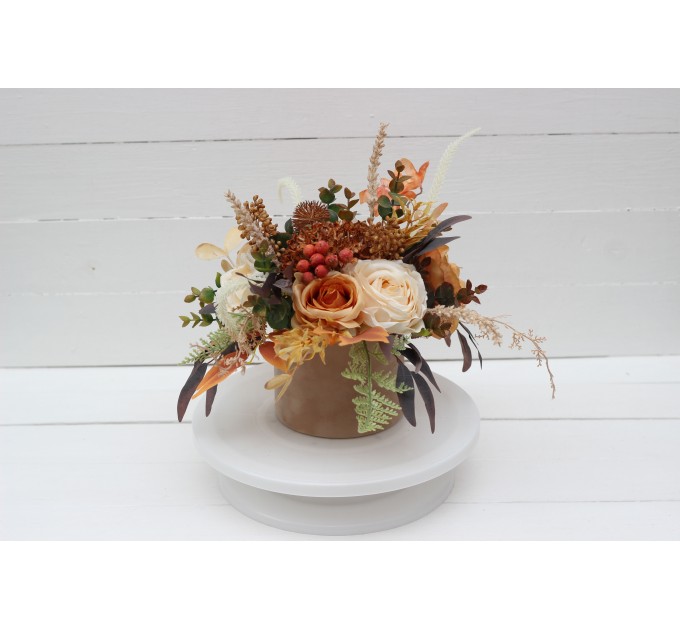 Orange ivory rust terracotta centerpiece. Table decor. Flowers in box. 0029