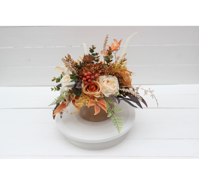 Orange ivory rust terracotta centerpiece. Table decor. Flowers in box. 0029