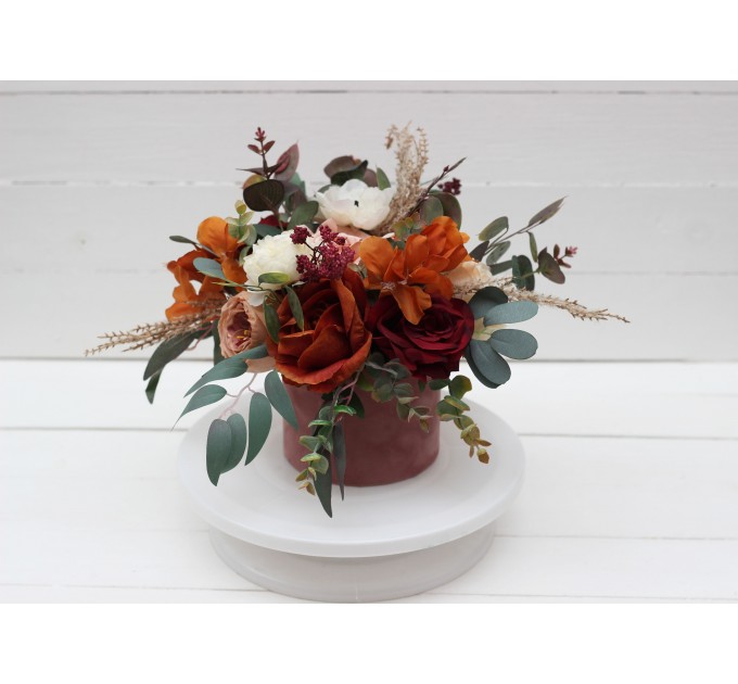 Burgundy rust ivory cinnamon centerpiece. Table decor. Flowers in box. 0039