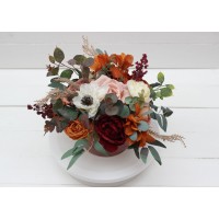 Burgundy rust ivory cinnamon centerpiece. Table decor. Flowers in box. 0039