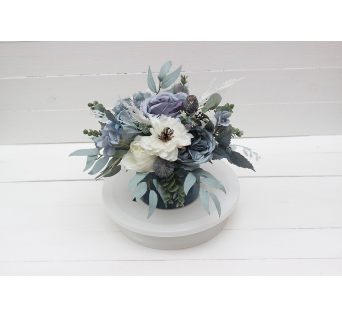 Dusty blue white centerpiece. Table decor. Wedding flowers in box. 0508