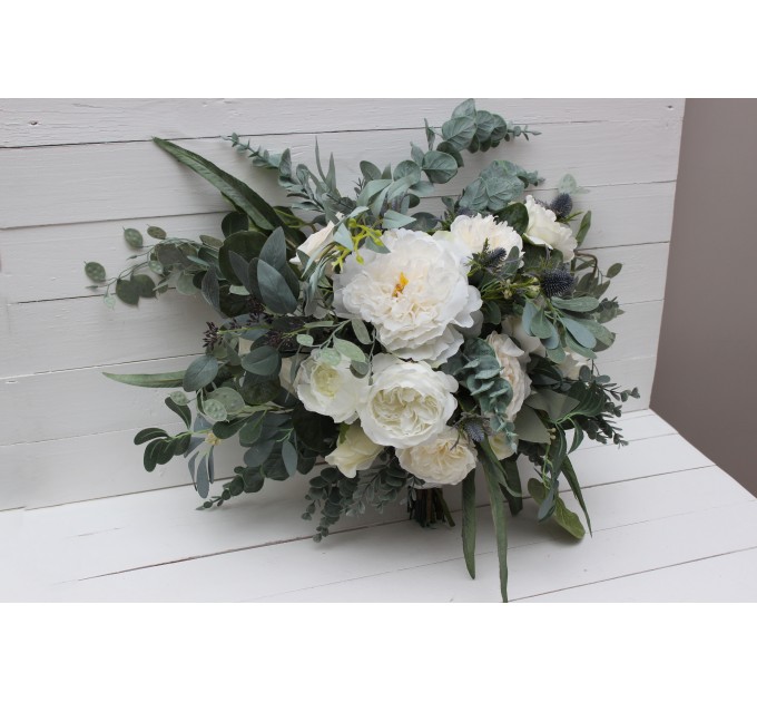 Wedding bouquets in whte and ivory colors. Bridal bouquet. Faux bouquet. Bridesmaid bouquet. White anemone bouquet. Classic wedding. 5013-3