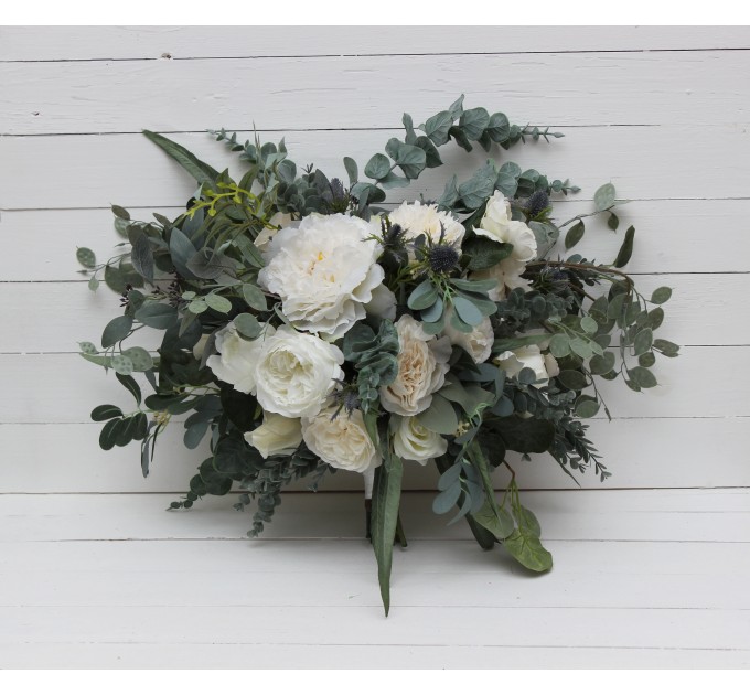 Wedding bouquets in whte and ivory colors. Bridal bouquet. Faux bouquet. Bridesmaid bouquet. White anemone bouquet. Classic wedding. 5013-3