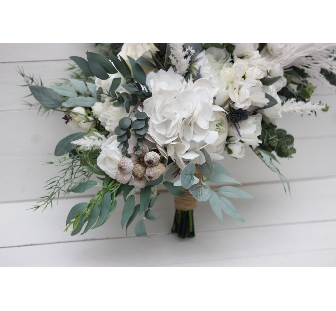 Wedding bouquets in whte colors. Bridal bouquet. Faux bouquet. Bridesmaid bouquet. White anemone bouquet. Classic wedding. 5013-1