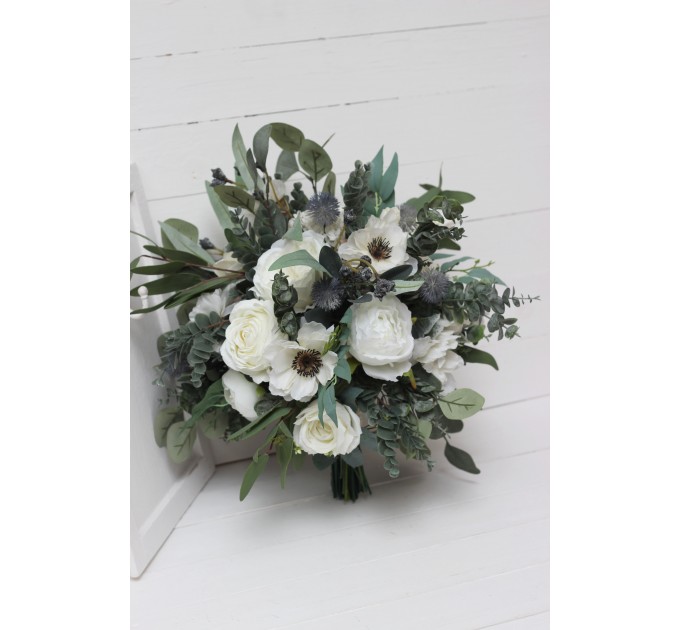 Wedding bouquets in whte colors. Bridal bouquet. Cascading bouquet. Faux bouquet. Bridesmaid bouquet. White anemone bouquet. Classic wedding. 5013-2