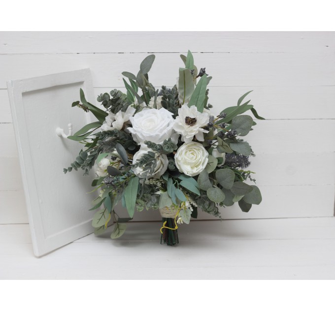 Wedding bouquets in whte colors. Bridal bouquet. Cascading bouquet. Faux bouquet. Bridesmaid bouquet. White anemone bouquet. Classic wedding. 5013-2