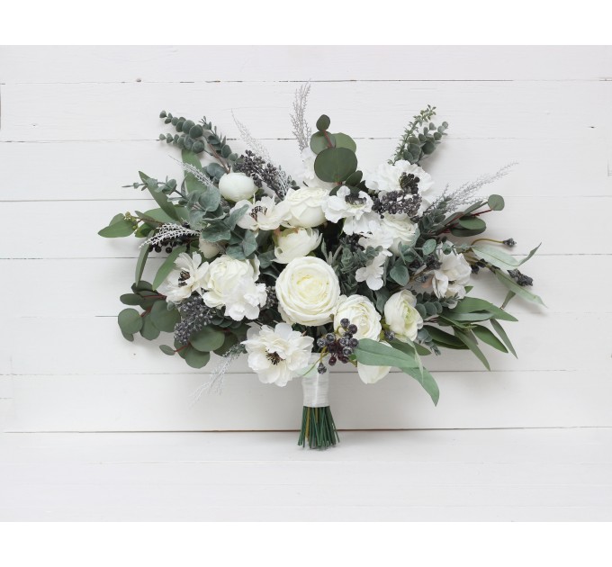 Wedding bouquets in whte colors. Bridal bouquet. Cascading bouquet. Faux bouquet. Bridesmaid bouquet. White anemone bouquet. Classic wedding. 5013