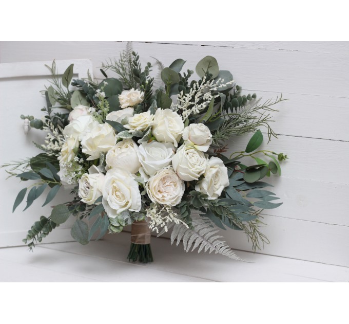 Wedding bouquets in white and ivory colors. Bridal bouquet. Faux bouquet. Bridesmaid bouquet. 5021-1