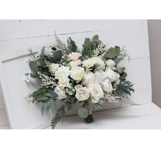 Wedding bouquets in white and ivory colors. Bridal bouquet. Faux bouquet. Bridesmaid bouquet. 5021-1