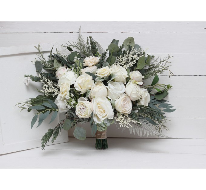 Wedding bouquets in white and ivory colors. Bridal bouquet. Faux bouquet. Bridesmaid bouquet. 5021-1