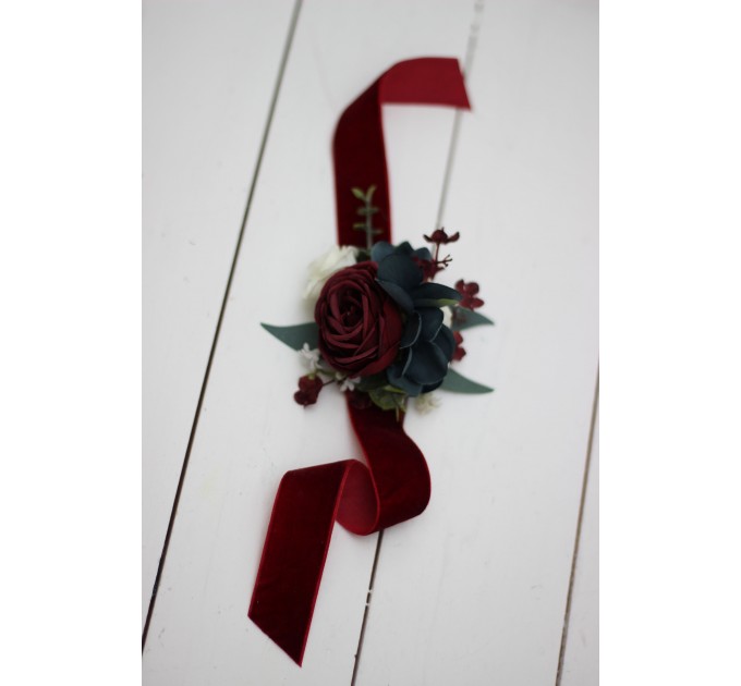 Wedding boutonniere and wrist corsage in burgundy navy blue white color scheme. Flower accessories. 5024