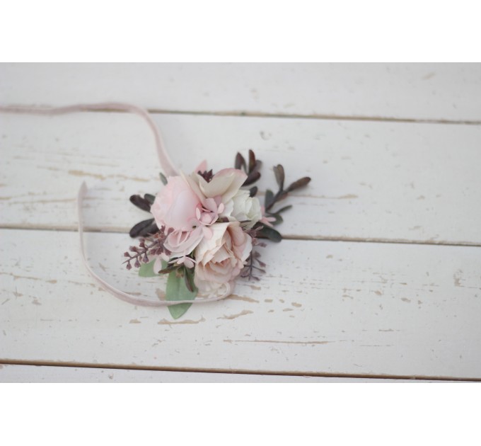  Wedding boutonnieres and wrist corsage  in blush pink beige color scheme. Flower accessories. 5034