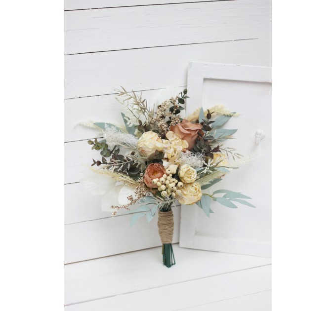 Wedding bouquets in champagne ivory colors. Bridal bouquet. Faux bouquet. Bridesmaid bouquet. 5044