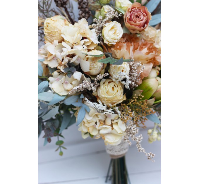 Wedding bouquets in champagne ivory colors. Bridal bouquet. Faux bouquet. Bridesmaid bouquet. 5044