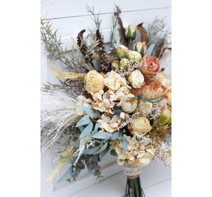 Wedding bouquets in champagne ivory colors. Bridal bouquet. Faux bouquet. Bridesmaid bouquet. 5044