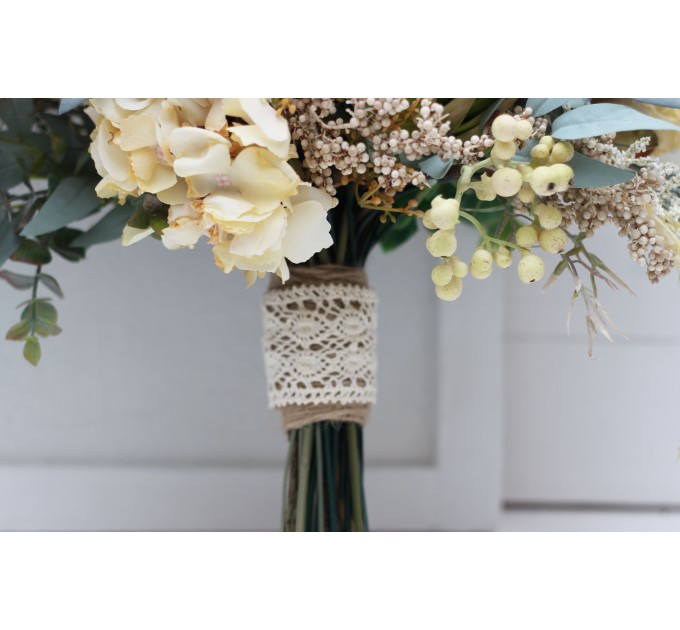 Wedding bouquets in champagne ivory colors. Bridal bouquet. Faux bouquet. Bridesmaid bouquet. 5044