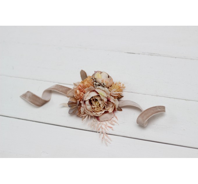  Wedding boutonnieres and wrist corsage  in beige pale orange color scheme. Flower accessories. 5045