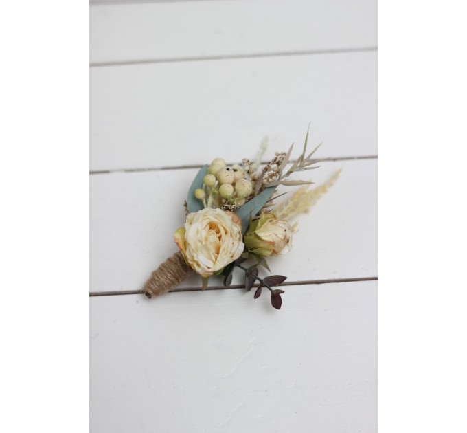 Wedding boutonnieres and wrist corsage in champagne ivory color scheme. Flower accessories. 5044