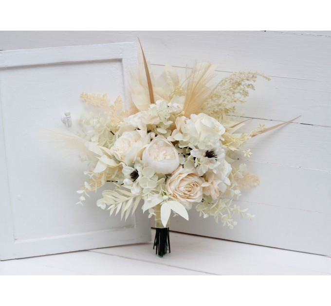 Wedding bouquets in champagne ivory cream colors. Bridal bouquet. Faux bouquet. Bridesmaid bouquet. 5206