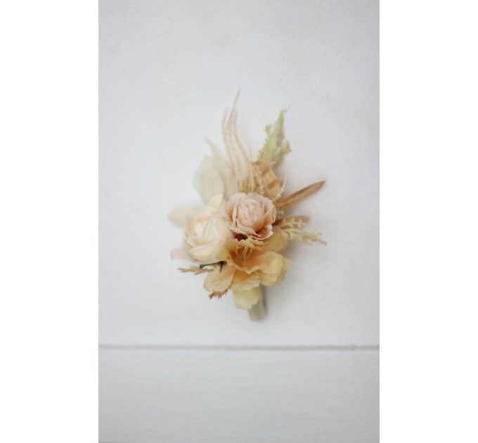  Wedding boutonnieres and wrist corsage  in champagne ivory cream color scheme. Flower accessories. 5049-2