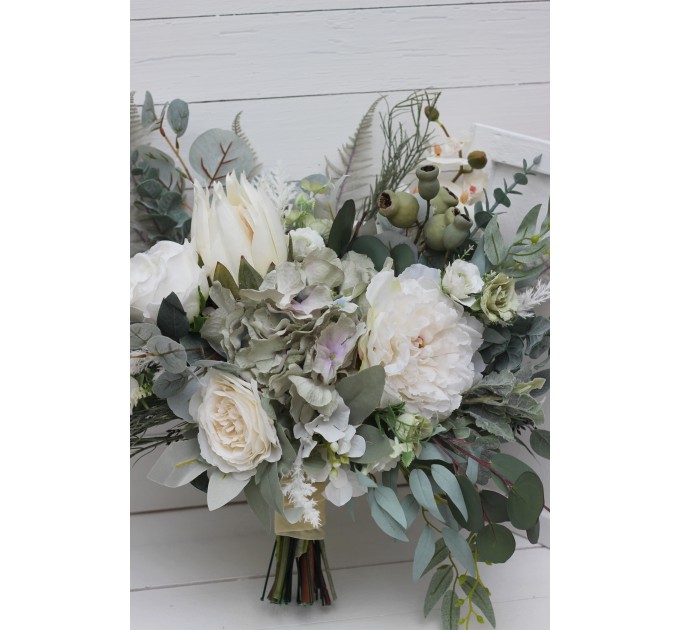 Wedding bouquets in sage green ivory bouquet  colors. Bridal bouquet. Faux bouquet. Bridesmaid bouquet. 5075