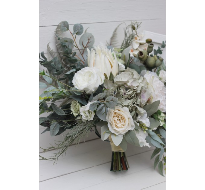 Wedding bouquets in sage green ivory bouquet  colors. Bridal bouquet. Faux bouquet. Bridesmaid bouquet. 5075