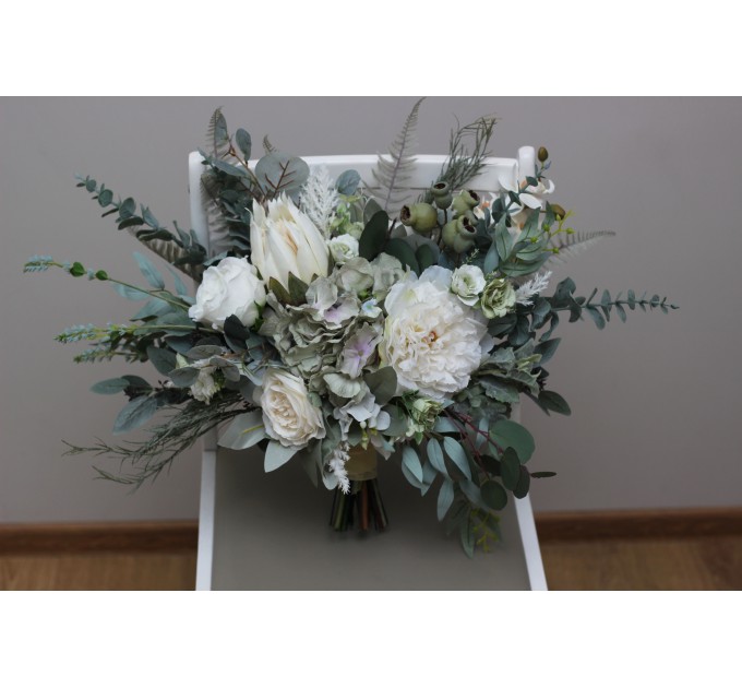 Wedding bouquets in sage green ivory bouquet  colors. Bridal bouquet. Faux bouquet. Bridesmaid bouquet. 5075