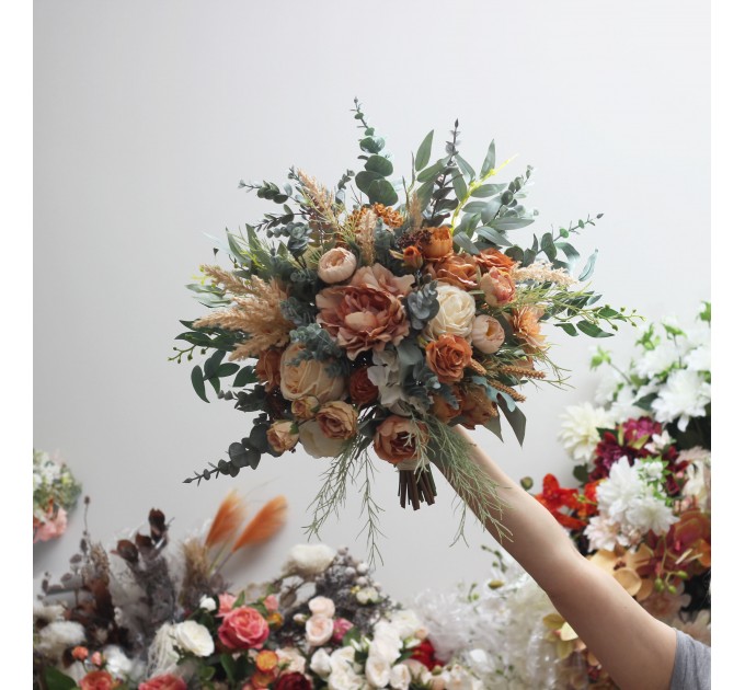 Wedding bouquets in orange rust peach colors. Bridal bouquet. Cascading bouquet. Faux bouquet. Bridesmaid bouquet. 0001