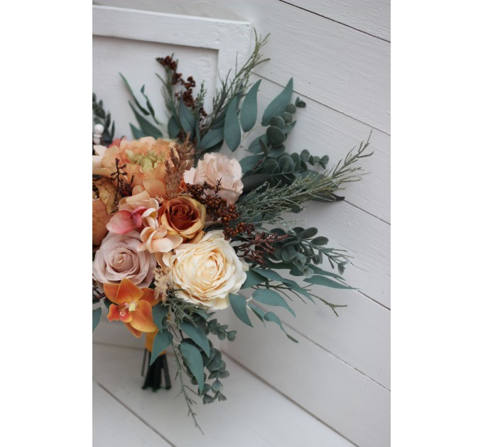 Wedding bouquets in orange rust peach colors. Bridal bouquet. Cascading bouquet. Faux bouquet. Bridesmaid bouquet. 0001