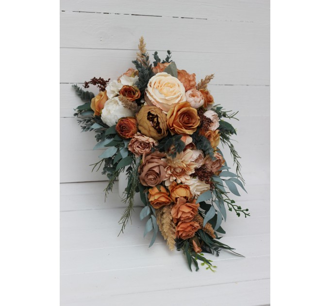 Wedding bouquets in orange rust peach colors. Bridal bouquet. Cascading bouquet. Faux bouquet. Bridesmaid bouquet. 0001