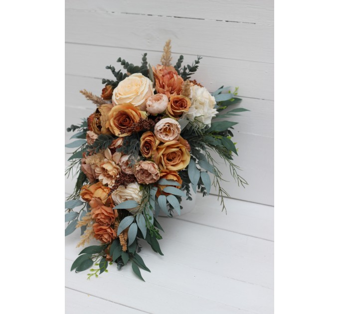 Wedding bouquets in orange rust peach colors. Bridal bouquet. Cascading bouquet. Faux bouquet. Bridesmaid bouquet. 0001