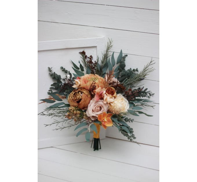 Wedding bouquets in orange rust peach colors. Bridal bouquet. Cascading bouquet. Faux bouquet. Bridesmaid bouquet. 0001