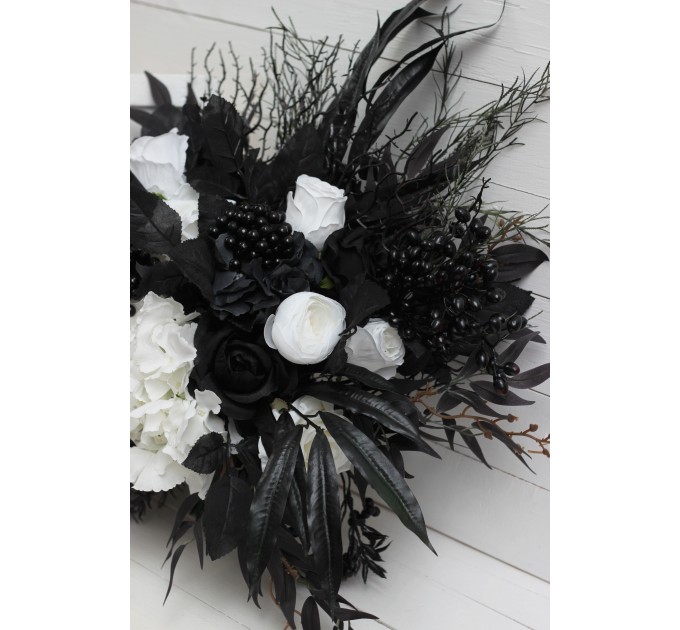 Halloween bouquets. Wedding bouquets in black and white colors. Bridal bouquet.  Faux bouquet. Bridesmaid bouquet. 5086
